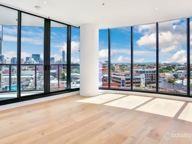 Resort Stlye Living Two Bedrooms With Panoramic City Views in Iconic Flatiron Tower