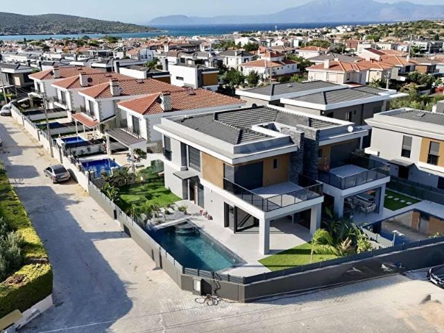 RESPA GAYRİMENKUL'DEN ŞİFNE'DE SATILIK 4+1 KÖŞE LÜKS VİLLA