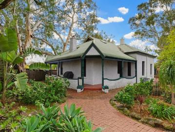 Return Verandah Villa in Prestigious Suburb