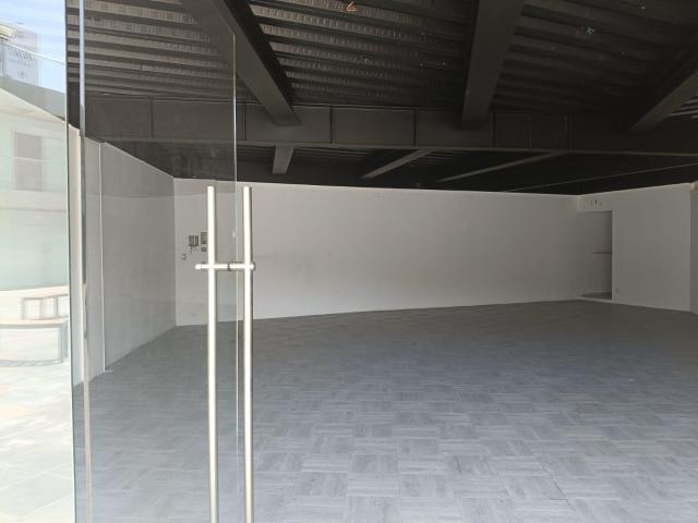 RETA HERMOSO LOCAL DE 96M2 EN SANTA MONICA
