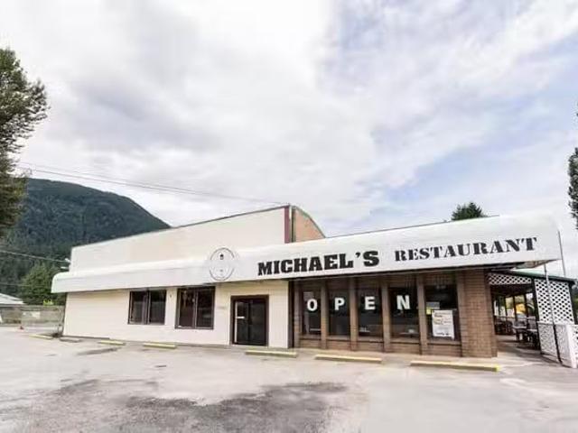 Retail for lease in Mission, Mission, 2 37165 Lougheed Highway.