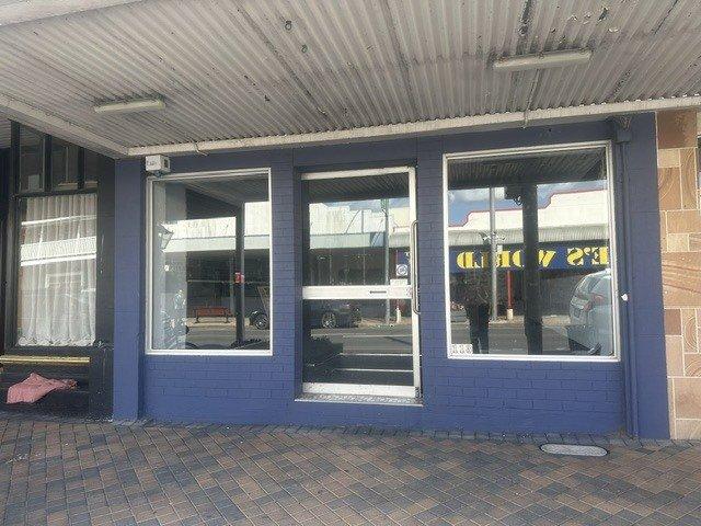 RETAIL SHOP AVAILABE IN THE HEART OF LAIDLEY TOWN CENTRE