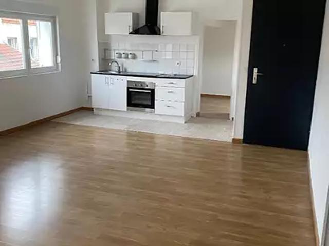 Rethel 08300 Location appartement 3 pièces t3 au dernier étage