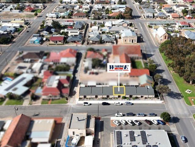 RETIREMENT UNIT IN THE KADINA CBD!