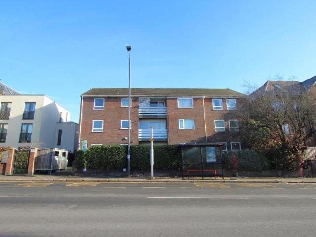 Retlas Court, Bessborough Road, Harrow 2 bed flat to rent £1,775 pcm £410 pw