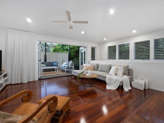 RETREAT HOME IN COOLUM Walking distance to Beach!