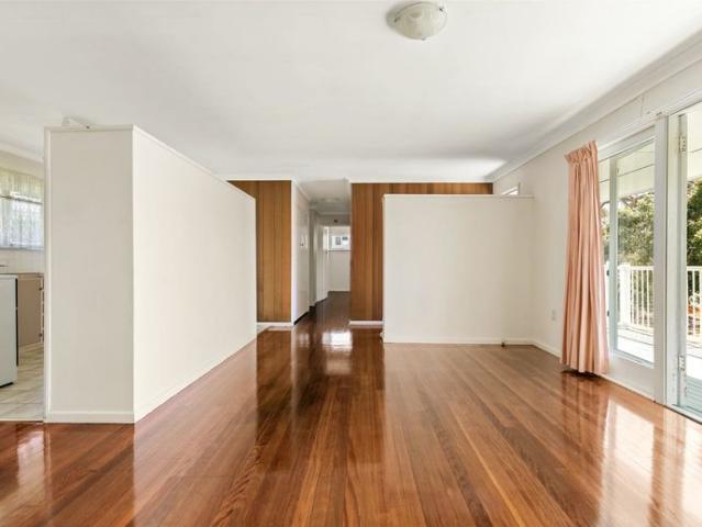 Retro Charm, Great Space!