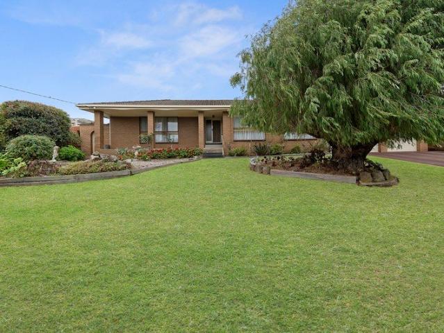 Retro Charm In Ponting Drive