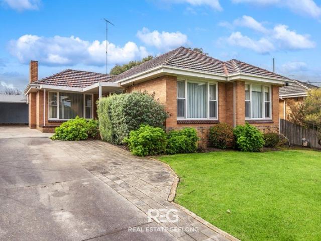 Retro Charm, Renovated Sparkle & Room for the Whole Crew
