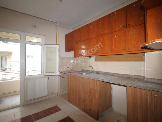 Retro’dan Vatan Bilgisayar Civarı Doğalgazlı Kiralık 2+1