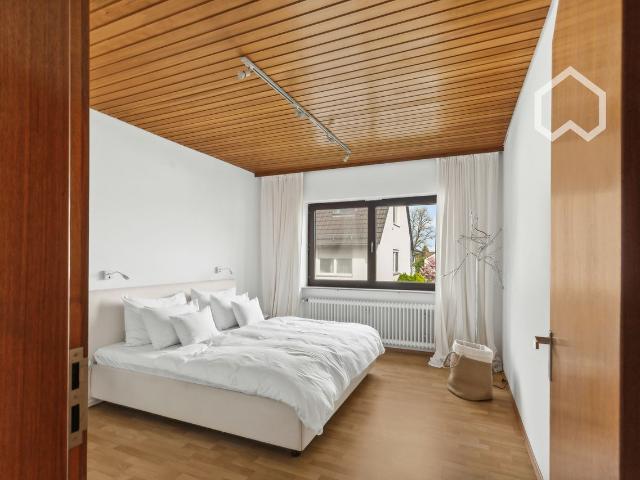 retro style, renovated apartment with south balcony in Sachsenhausen Süd, Frankfurt Amsterdam Apartments for Rent
