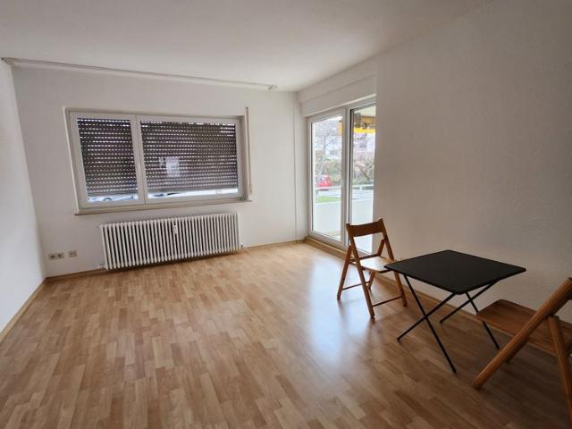 Reutlingen Hohbuch: Gepflegte 4,5 Zimmer Wohnung mit Balkon in ruhigem Mehrfamilienhaus