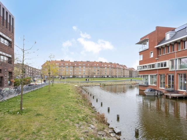 Revaleiland, Amsterdam, Nederland