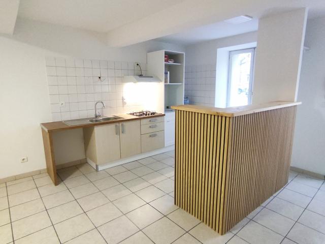 REVEL APPARTEMENT T3 RDC, 63M² terrasse