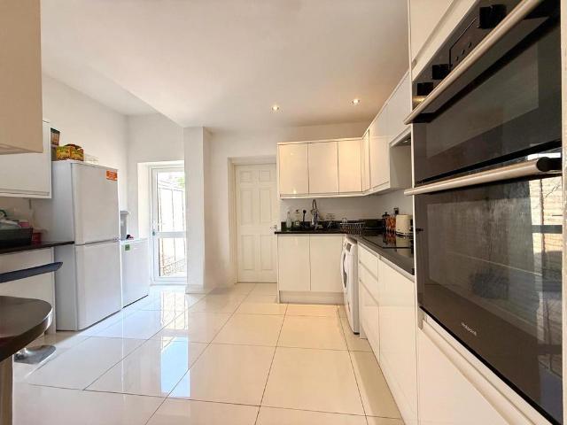 Revelon Road, London SE4 5 bed terraced house to rent £5,000 pcm £1,154 pw