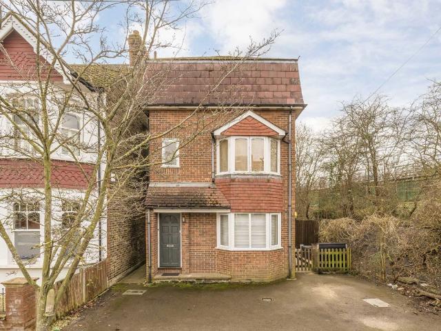 Revelstoke Road, Southfields SW18, 1 bed flat to rent, £1,850 pcm | PrimeLocation