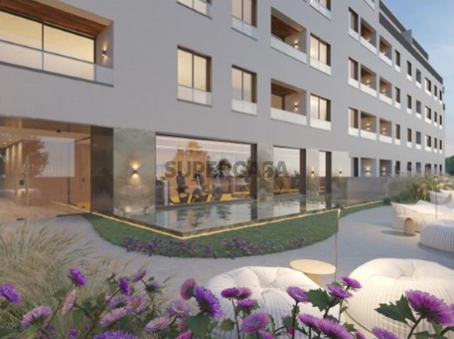 Apartamento T1 c/ 87 m2 suíte c/ 17 m2 | Box fechada c/ 17 m2 | Ginásio 200 m2 + SPA sauna e banho turco | Espaço de cowork + biblioteca | Lavandaria industrial | Lounge c/ espelho de água | Gondomar São Cosme