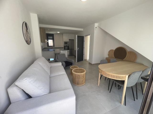 REVENTA DE BUNGALOW PLANTA ALTA DE OBRA NUEVA EN PAU 26