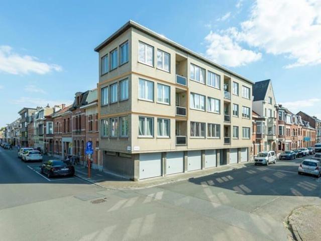 Revenue property consisting of 6 apartments and 6 garages