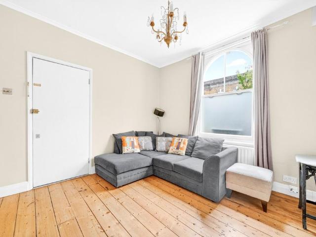Reverdy Road, London, SE1 1 bed flat to rent £3,000 pcm £692 pw