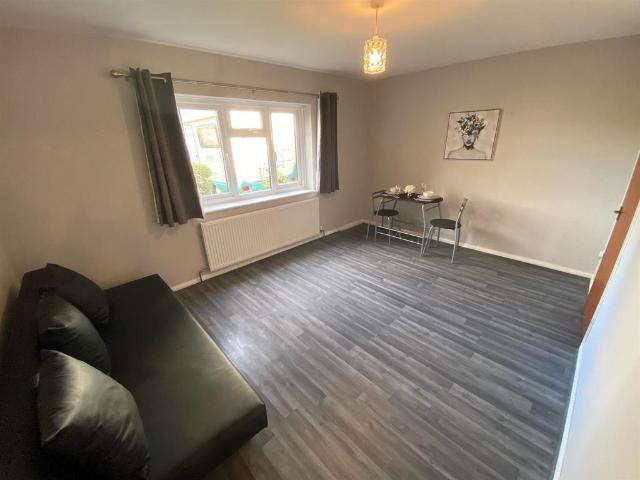 Reverend Close, Harrow HA2 8DP 1 bed apartment to rent £1,425 pcm £329 pw