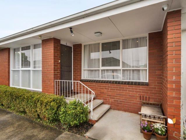 Revitalised Villa in the Windy Hill Estate