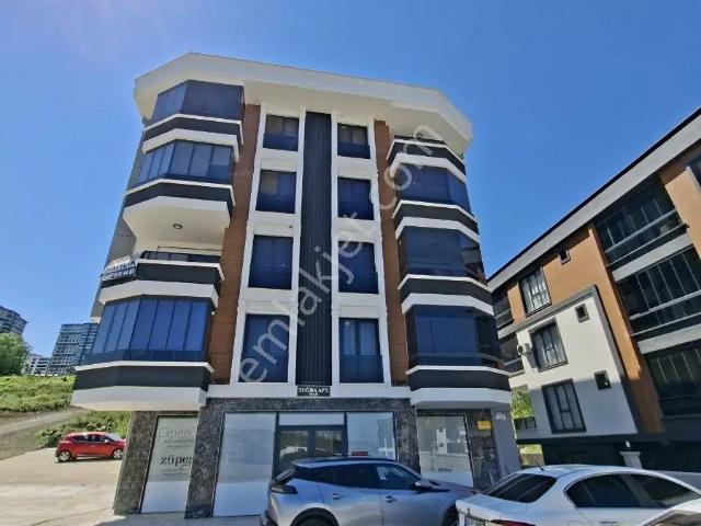Revizyon Plaza'dan Gökdelenler Bölgesinde/ Sıfır 2+1geniş Daire