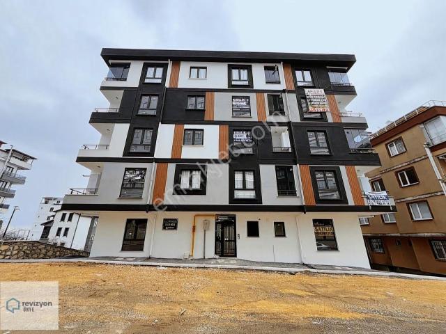 Revizyon'dan *üniversite Ve Plaj Bölgesinde* Satılık 1+1 Daire