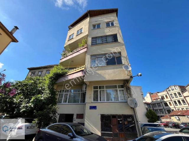 Revizyondan Bakırcılar Caddesin'de 2+1 Kiralık !