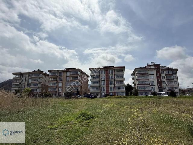 Revizyon'dan Denize Sıfır Plajlı Yazlık Tadında 3+1 Daire