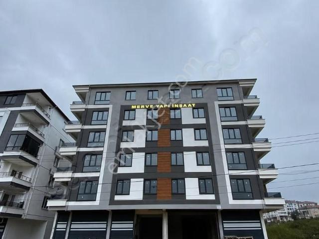 Revizyon'dan Niksar Caddesi Üstünde Fırsat Daireler!