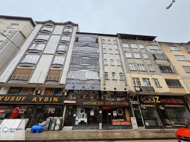 Revizyon'dan Niksar Caddesi Üzerinde Veteriner Mevki 2+1