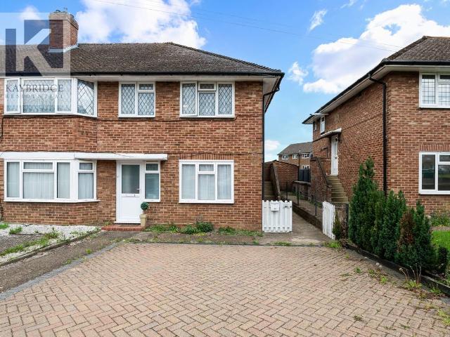 Reynolds Avenue, Chessington KT9, 2 bed maisonette to rent, £1,800 pcm | PrimeLocation
