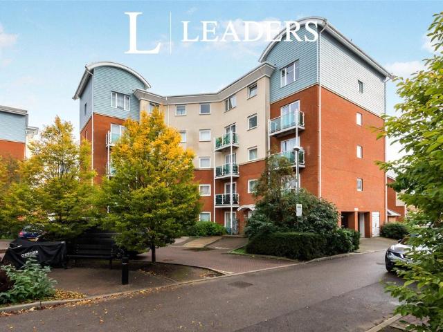 Reynolds Avenue, Redhill, Surrey, RH1 2 bed flat to rent £1,650 pcm £381 pw