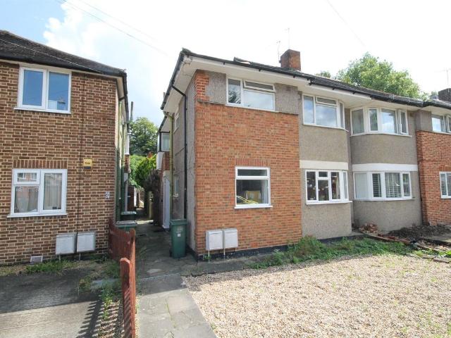 Reynolds Close, Carshalton SM5, 2 bed flat to rent, £1,550 pcm | PrimeLocation