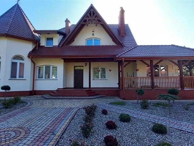 Rezydencja 300 m² na 1,5 ha z stawem i panelami polecam