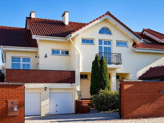 Rezydencja 320 m² w Chylicach z basenem polecam!