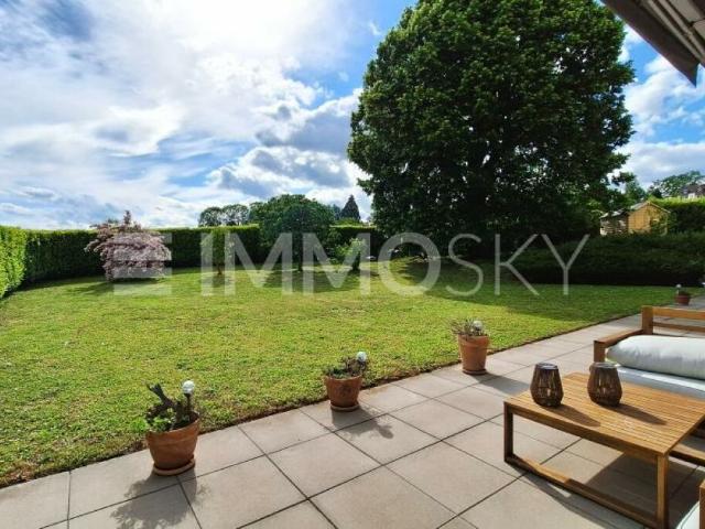 Rez 4.5 pièces avec jardin et sous sol  Esprit villa