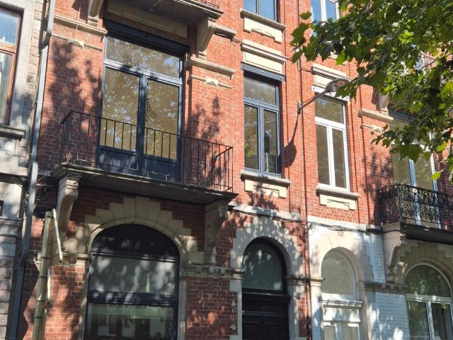 Rez de chaussée à louer 1190 Forest 1 200 €