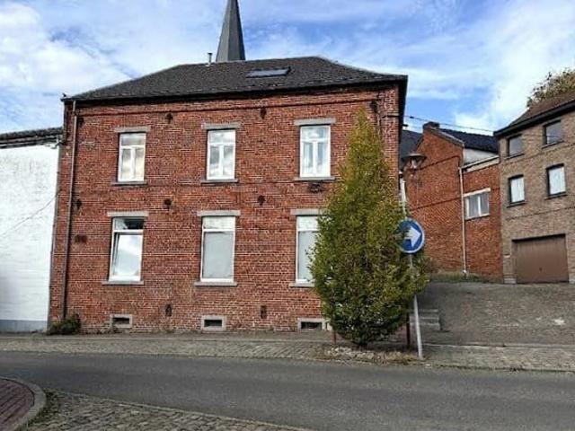 Rez de chaussée d’une charmante maison lumineuse