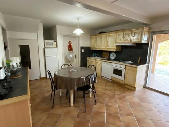 Rez de chaussée de villa appart T3 avec jardin