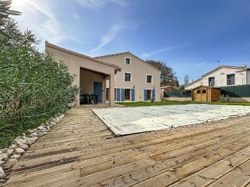 Rez de jardin meublé avec piscine
