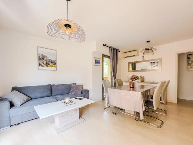 Rez De Jardin Salis Domaine Privé Antibes 46m² Antibes