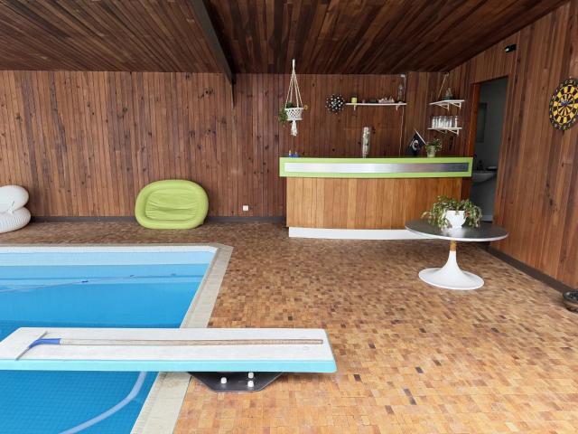 REZÉ RAGON MAISON 159 m2 avec piscine et garage de 150 m2