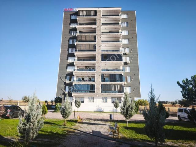 Rezidans Düğün Salonu Arkasında Satılık 4+1 Daire!
