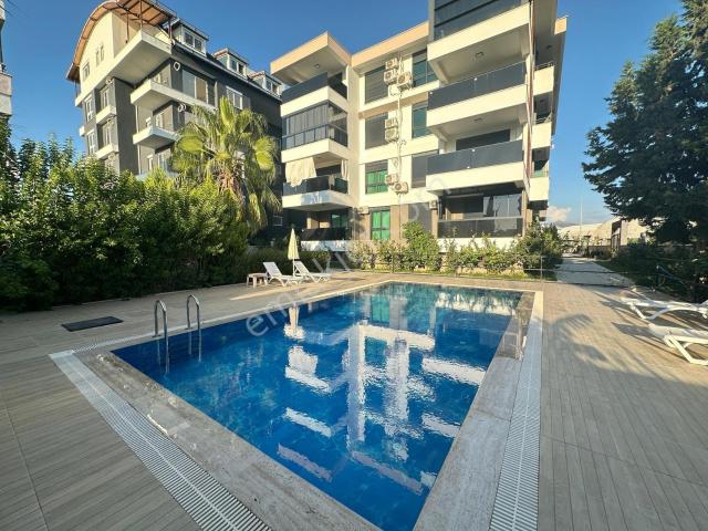Rform Sitesinde | Havuz Manzaralı Köşe 2+1 Kiralık