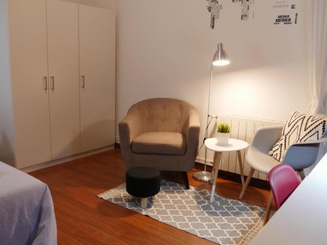 RH15 R4 Delightful double bedroom near Palau de la Música Catalana