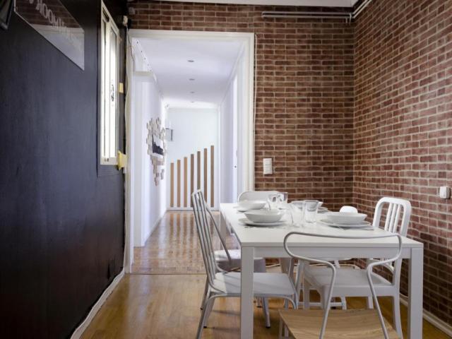 RH17 R1 Single bedroom in 5 bedroom apartment