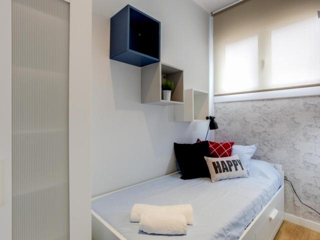 RH12 R4 Student friendly single bedroom in Vila de Gràcia