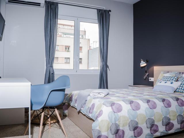 RH6 R1 Double bedroom in a magnificent flat close to Sagrada Familia